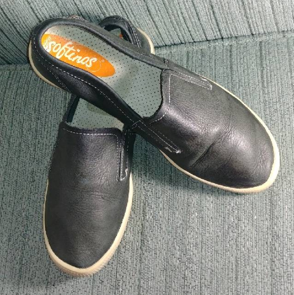 Softinos by Fly London black loafers